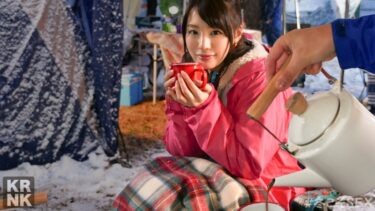【冬こそ、SEX！！ ～雪の似合うエロ娘たち～ 】冬だからこそ、SEXで暖まるのだ！ 性なる夜 にお届けしたいヌキどころ満載の冬服、冬コスSEX集めました！シコリークリスマス♪＃切りヌキ＃プレステージ公式切りヌキAV#冬コス＃着衣#KRNK＃ヌキどころONLY｜KRNK-006