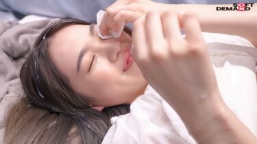 マジックミラー号 女子大生限定 睾丸マッサージ体験で勃起不全解消のお手伝い！優しく丁寧な金玉揉みで元気になったガチガチおち○ぽをそのまま挿入大量発射SEX！｜107SDMM-163