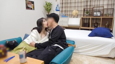 百戦錬磨のナンパ師のヤリ部屋で、連れ込みSEX隠し撮り 317 バーで知り合った黒髪専門学生を部屋に連れ込み！罰ゲームでキスをしたら意外とノリノリで、隠し撮りされているとも知らずにビクビクイキまくり！踊り狂う巨乳から目が離せません！！｜200GANA-2924