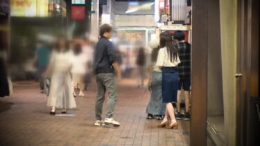 マジ軟派、初撮。 2016 夜の吉祥寺で出会った仕事帰りの歯科助手さんは、押しに弱いスケベ女子！！！雪のように美しい色白おっぱいとプリ尻を揺らしながら連続痙攣イキ！｜200GANA-2994