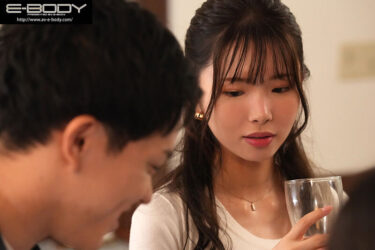 同窓会NTR 華奢巨乳美女は久々に再会した絶倫元カレとの浮気性交に背徳感と共に大絶頂を繰り返す 響蓮｜ebwh00079