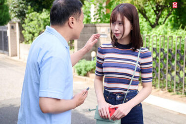 ギャラリーで若手女性写真家を物色する中年ストーカーに彼氏ヅラ粘着されてザーメンマーキングされた隠れ巨乳メガネ美大生 樟葉杏｜1suwk00010
