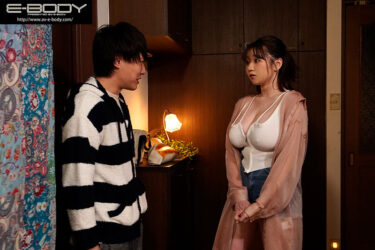 どんどん過激化するバズる為の動画撮影 女子大生T●KT●kerによるギリギリの公然わいせつ無自覚着衣巨乳 小坂ひまり｜ebwh00129