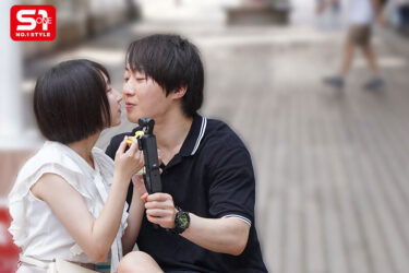 無邪気なのにスッゴくエッチ たくさんはしゃいで、えっちする。昼は無邪気で夜は妖艶─ショートカット×上目遣いがず・る・い！！密着2人だけのヤリまくり濃密デート 糸井瑠花｜sone00611