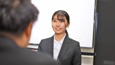 真面目な就活生とばぶばぶ退行 性癖解放おむつ交尾 (メスガキ23) 片寄しゅうか｜201FNEW-008