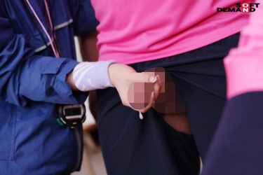 手コキに若き汗を捧げる女子●生たち。私立新中野学院「発射部」｜1sdde00751