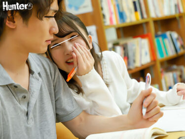 『中に出していいよ！』『他に出す所ある？』『どうする？我慢できる？』ロングスカート内でこっそり挿入しちゃう小悪魔女子は夜行バス、電車、…｜huntc00273